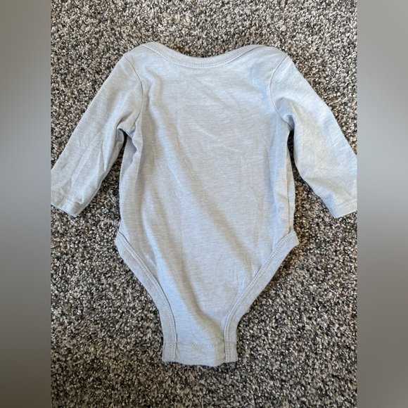 Nike Baby Girl Gray Bodysuit Onesie SIZE 0-3 Months - Picture 3 of 3